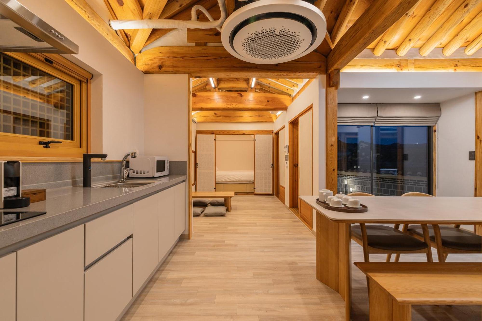 Seochon Apartment *